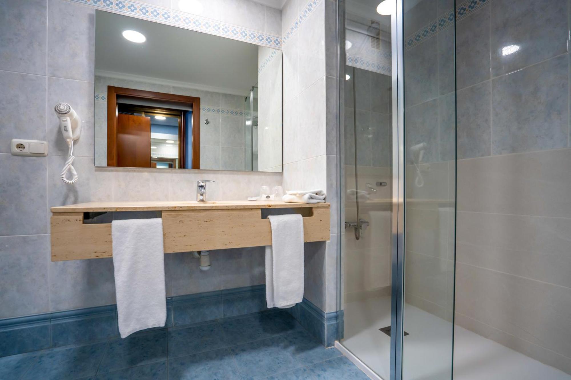 Hotel Bartos Almussafes Bagian luar foto