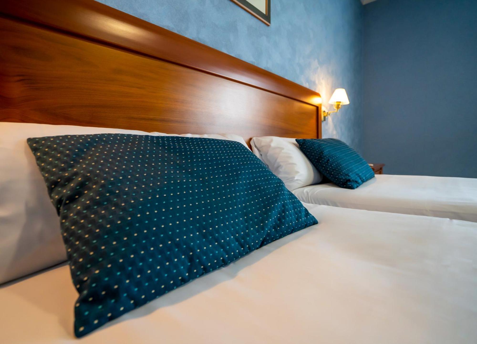 Hotel Bartos Almussafes Bagian luar foto