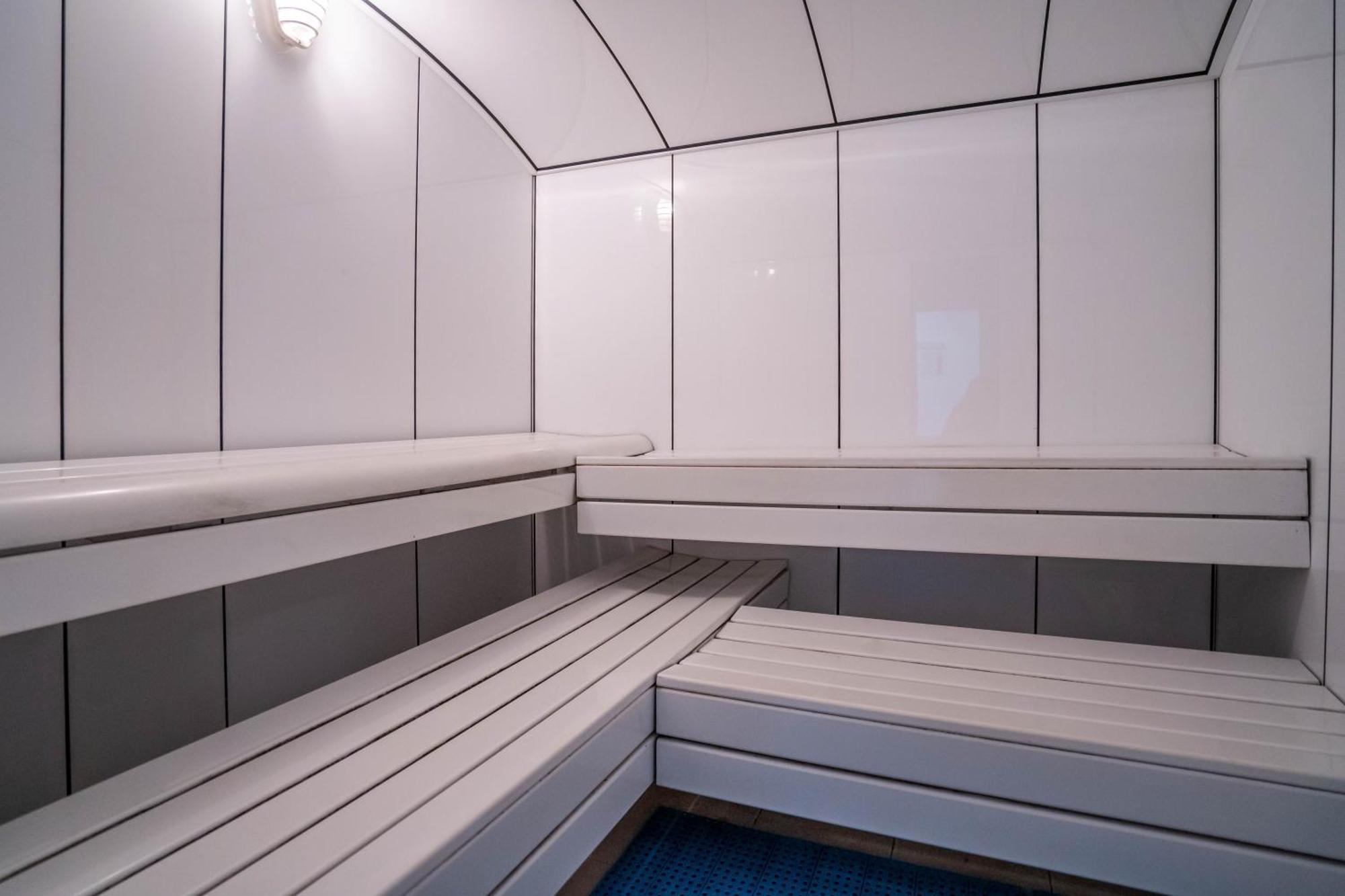 Hotel Bartos Almussafes Bagian luar foto