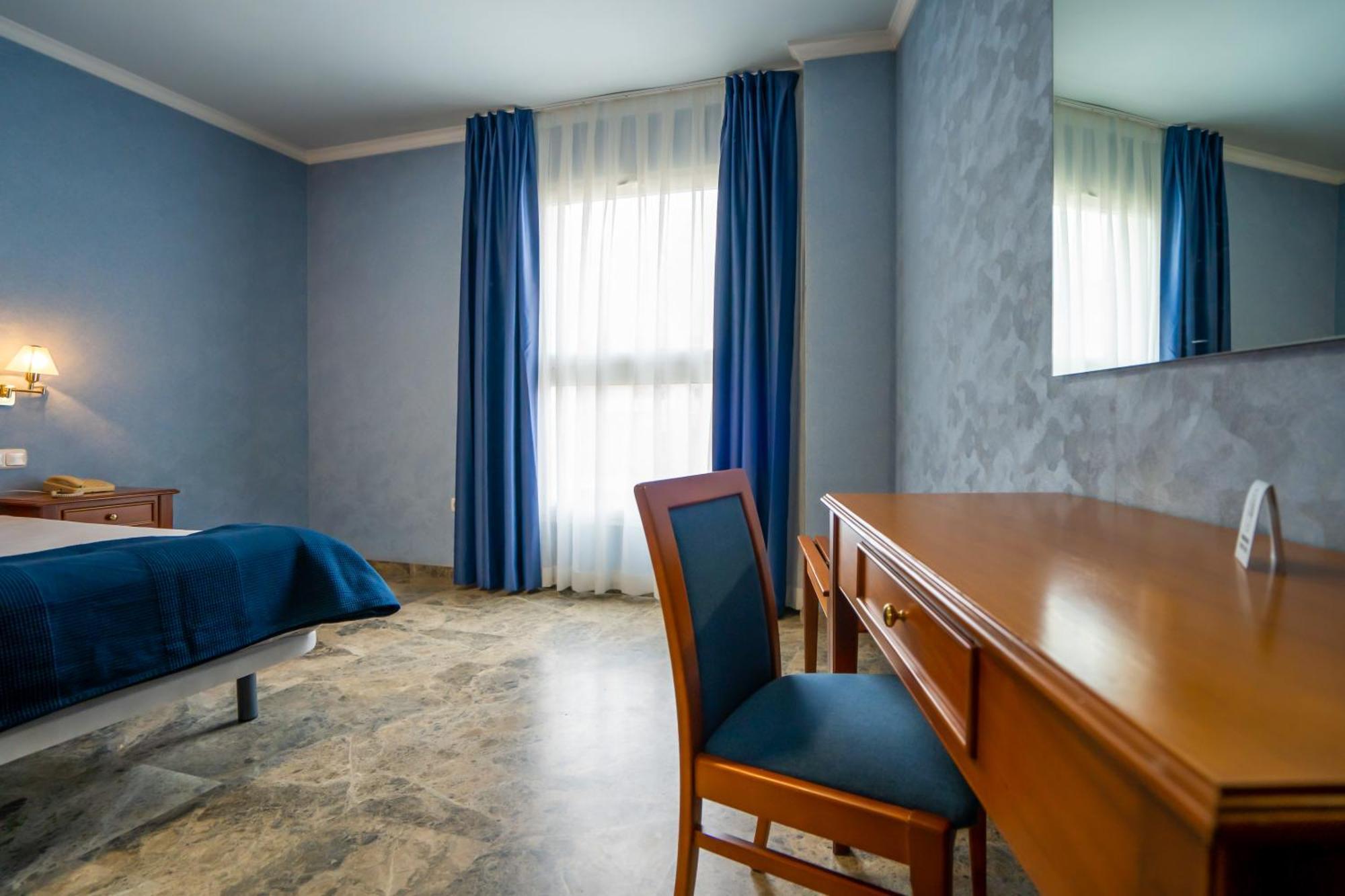 Hotel Bartos Almussafes Bagian luar foto