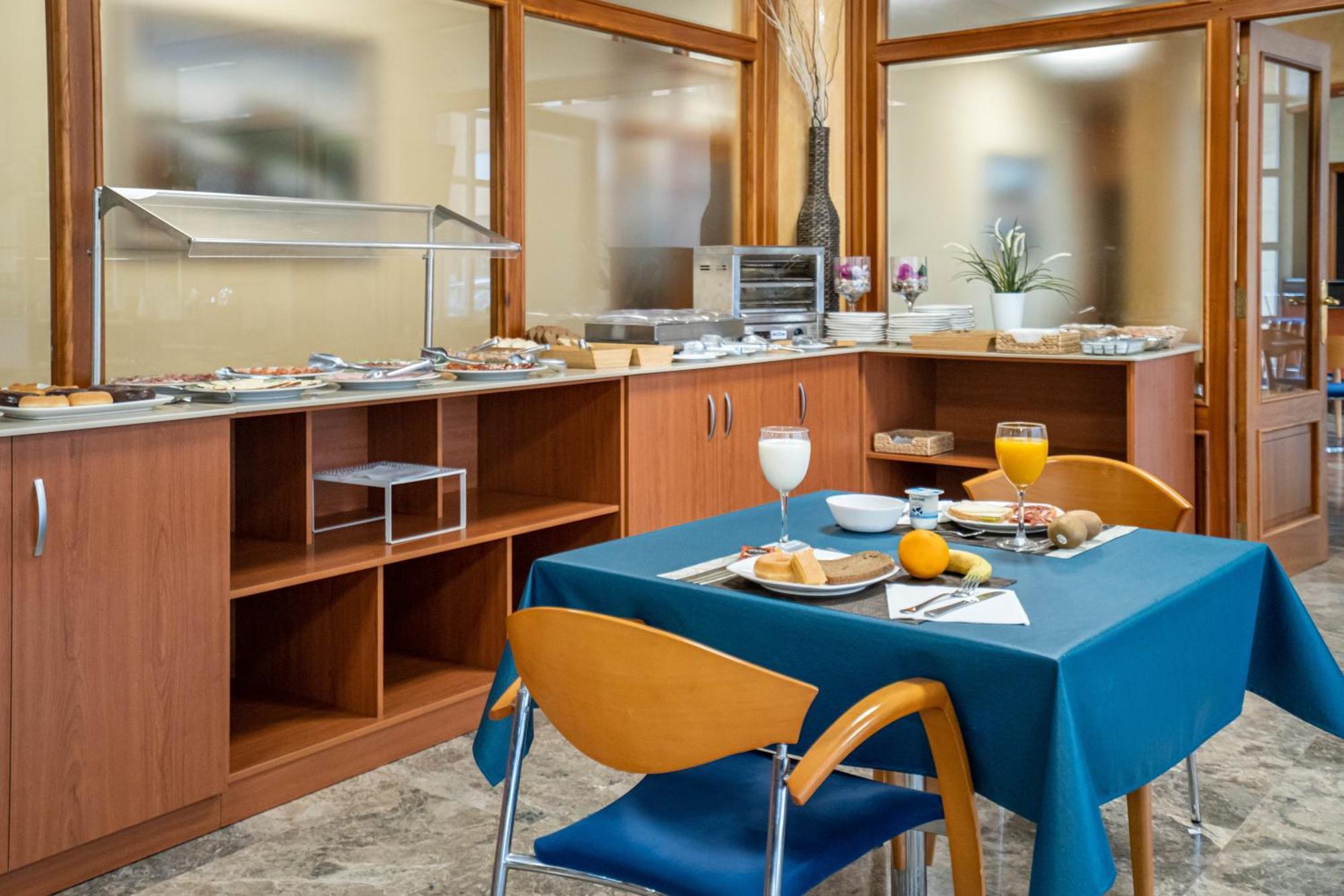 Hotel Bartos Almussafes Bagian luar foto