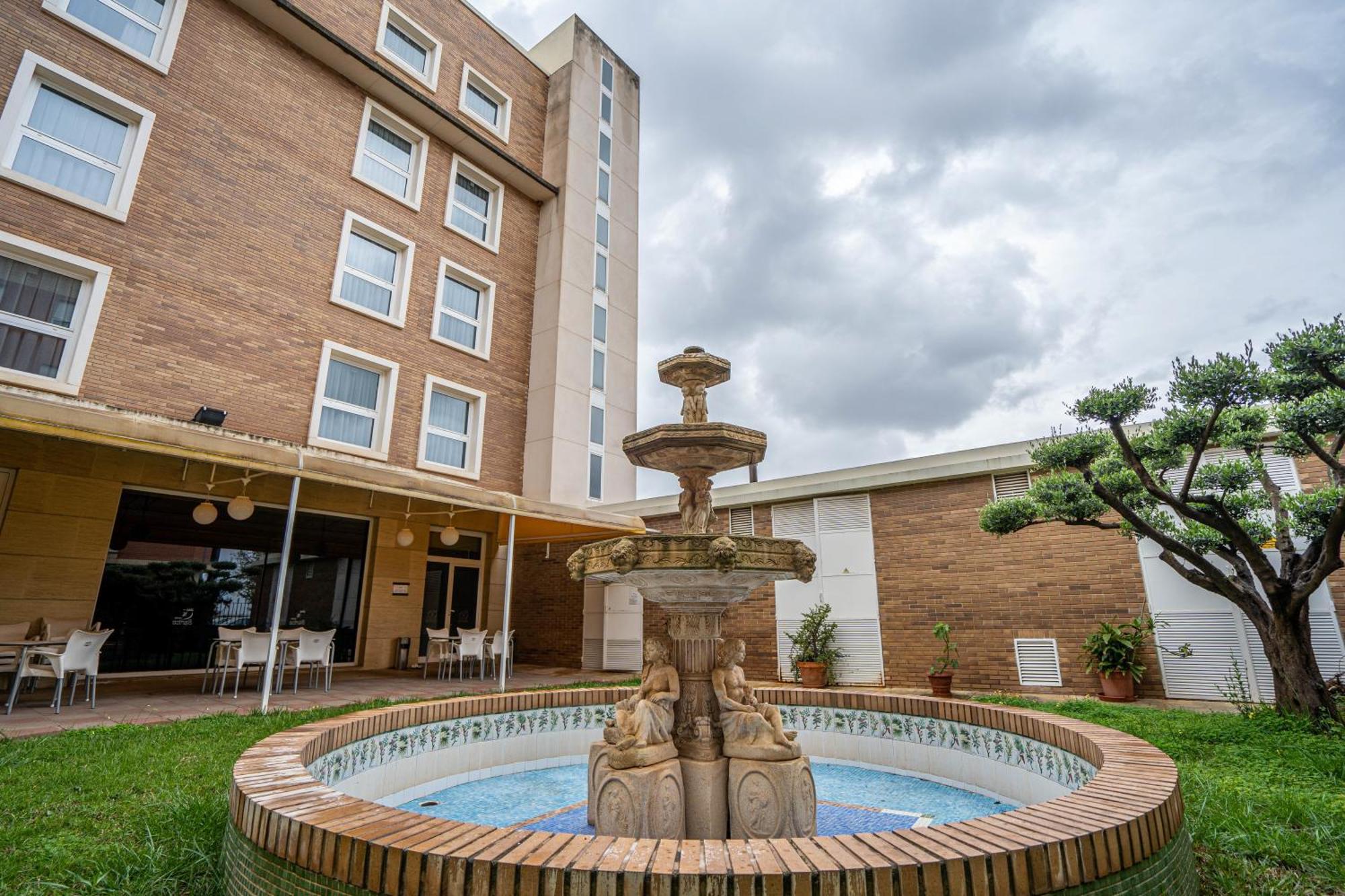 Hotel Bartos Almussafes Bagian luar foto