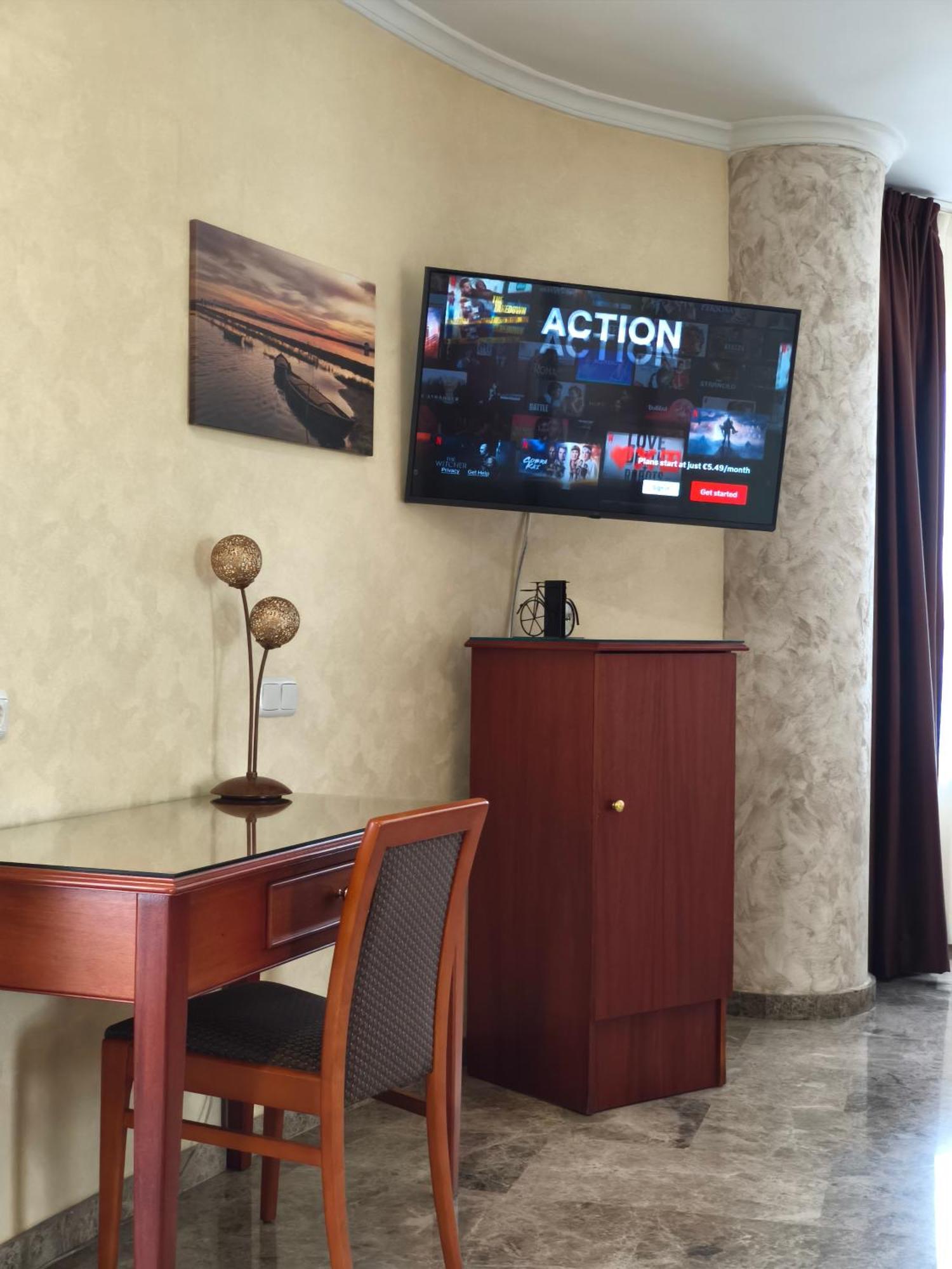 Hotel Bartos Almussafes Bagian luar foto