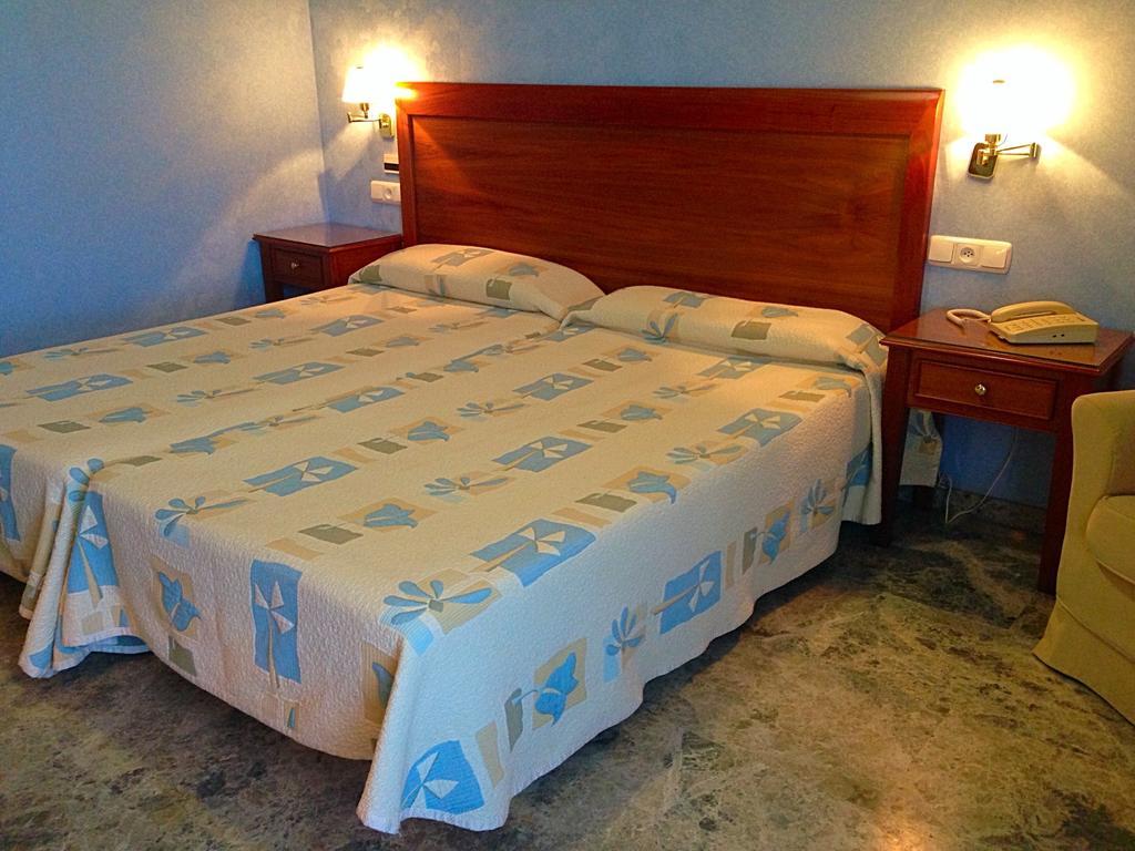 Hotel Bartos Almussafes Bagian luar foto